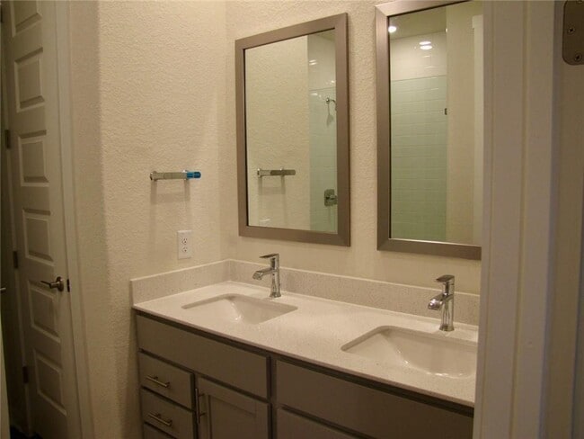 Photo - 2005 Ruger Pass