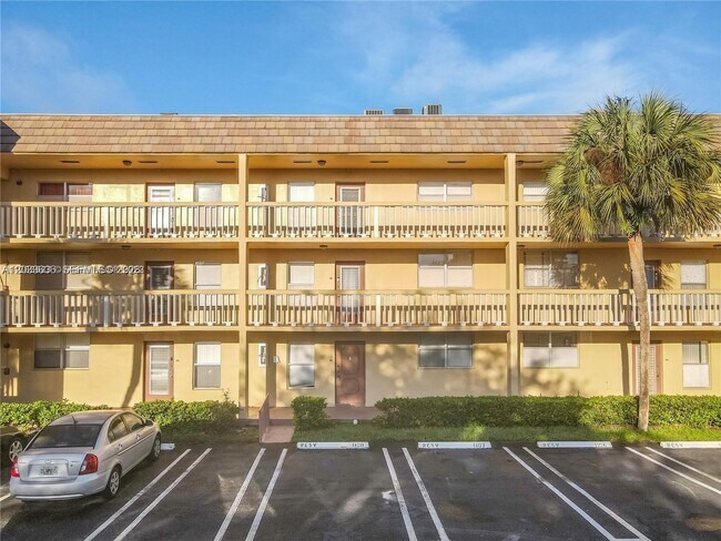 Building Photo - 7561 NW 1st St Unit 204