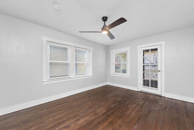 2805 CHARLOTTE