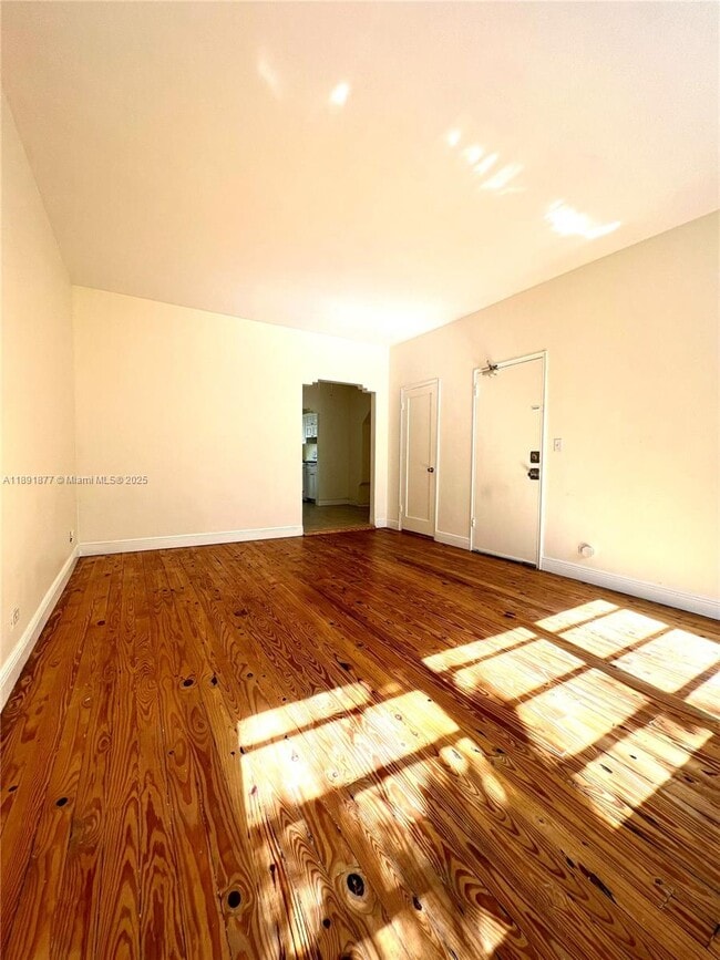 Photo - 1141 Meridian Ave Unit 6