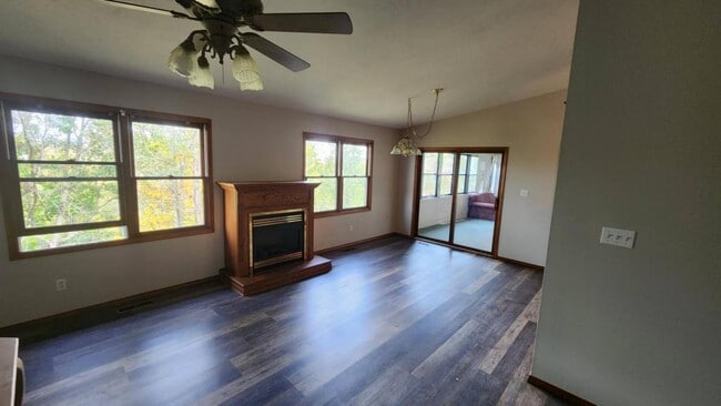 Building Photo - 1811 Miller Dr