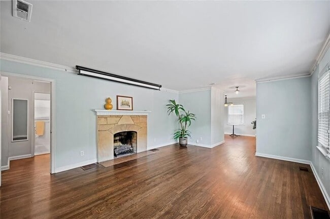 Photo - 2654 Elsinore St