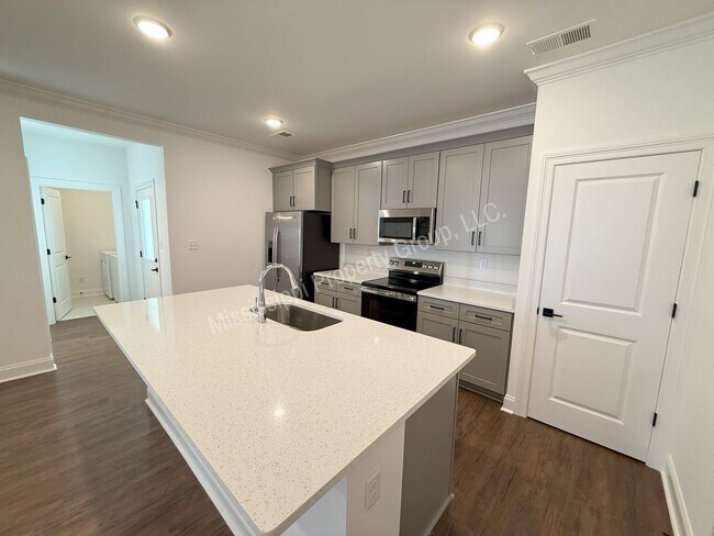 Photo - 616 Cottage Grv Cir