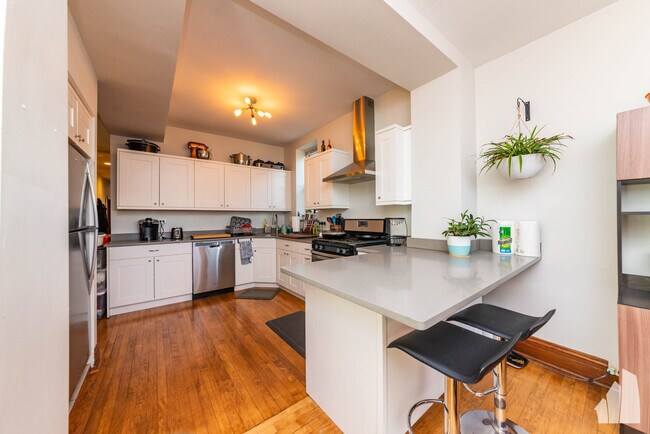 Photo - 3716 N Racine Ave Unit 3