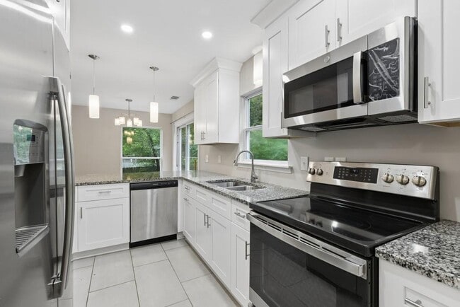 Photo - 4930 Farmstead Ct NE