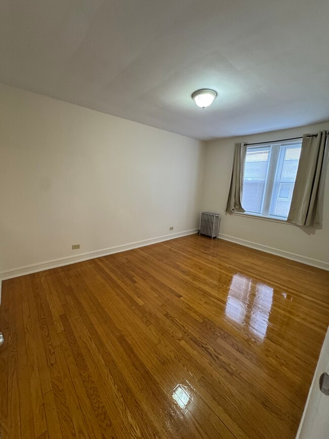 Photo - 4956 S Prairie Ave