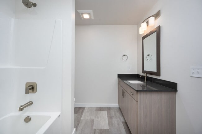 Photo - 1427 Juniper St Apartment Unit C