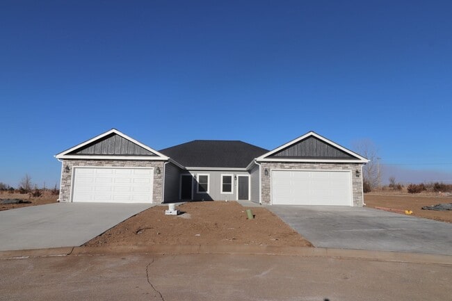 Photo - Newer Home ready for rent!