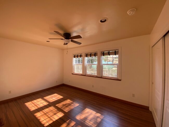 Photo - 14002 Hemlock Dr