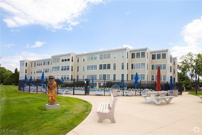 Building Photo - 1507 Cleveland Rd E Unit 425 Rental