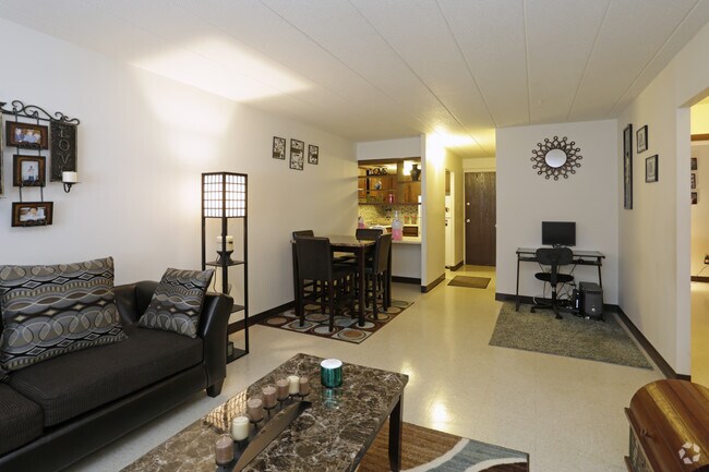 2BR,1BA-807 SF
