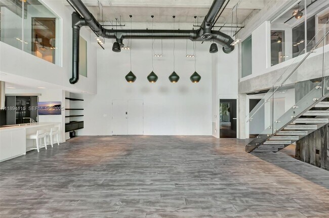 Photo - 1749 NE Miami Ct Unidad 608