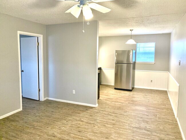 Photo - 7410 Quaker Ave