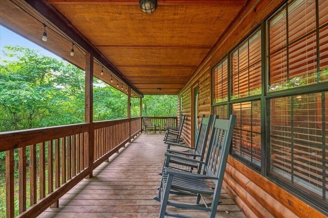 Photo - 206 Orca Rd