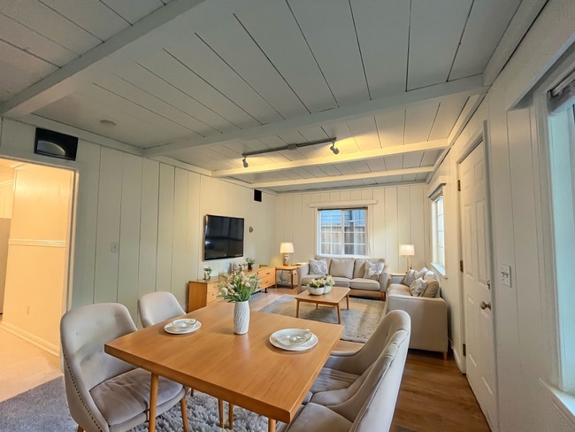 2727-B NE 92nd Street