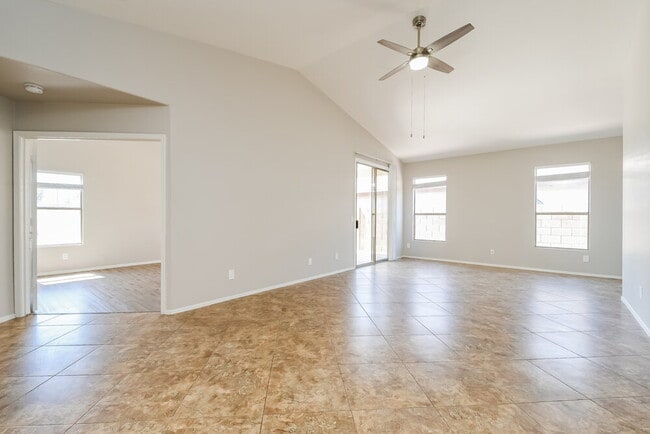 Photo - 1058 S Sierra St