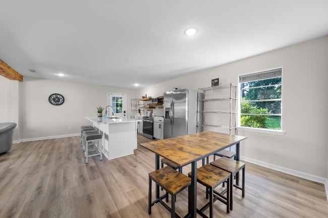 Photo - 1528 E Devine St