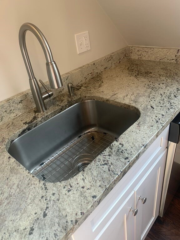 Photo - 13 School St