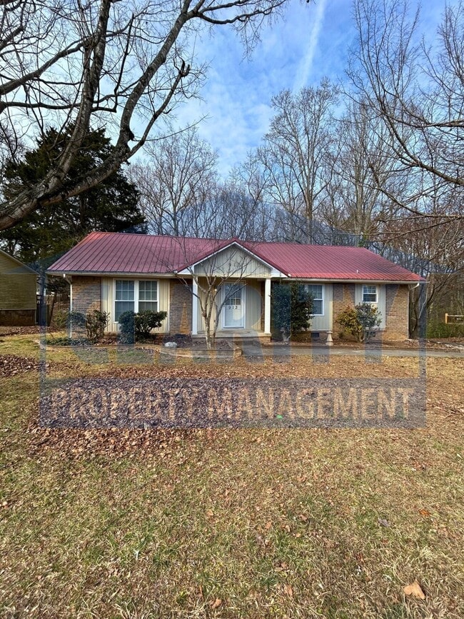 Building Photo - 913 Whisperwood Trail NE