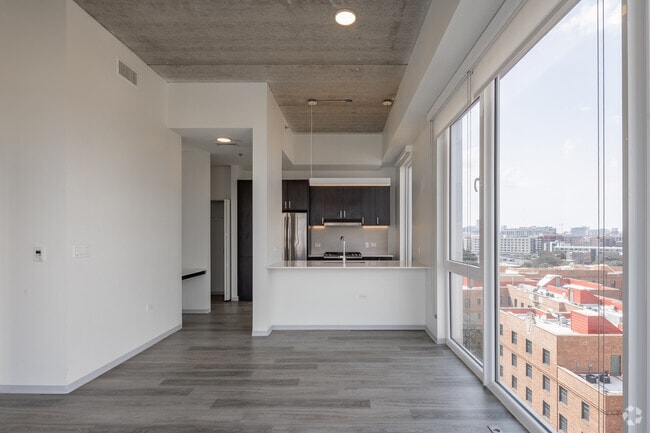 1HAB, 1BA - 729 ft²