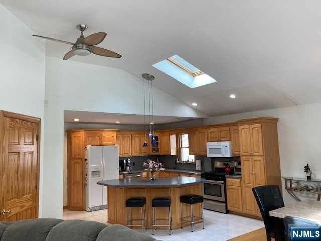 Photo - 598 Saddle River Rd