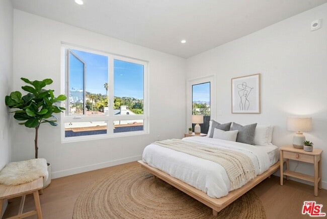 Photo - 1717 Winona Blvd Unit 201