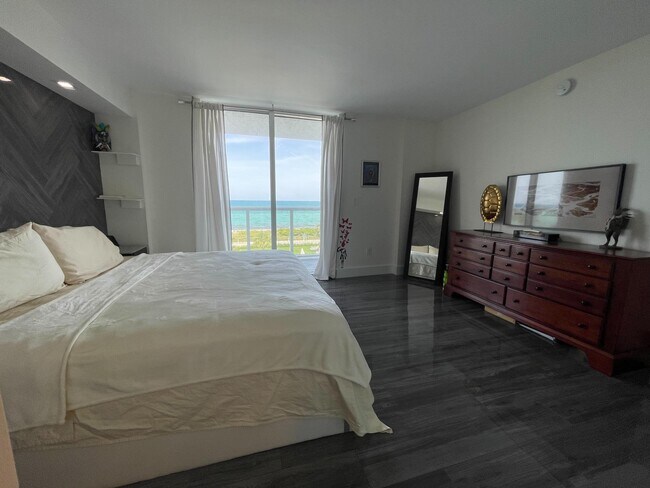 Photo - 2457 Collins Ave Unidad 504