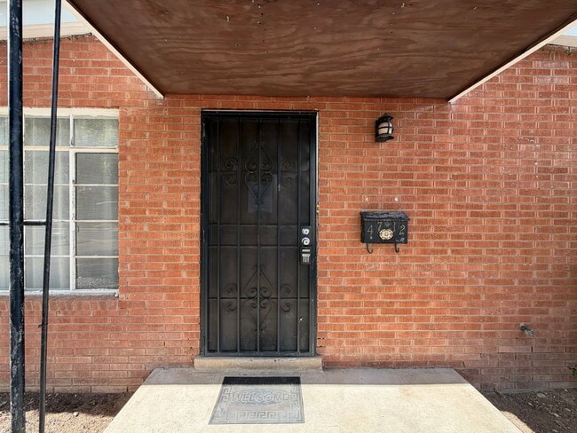 4712 Palo Duro Ave NE