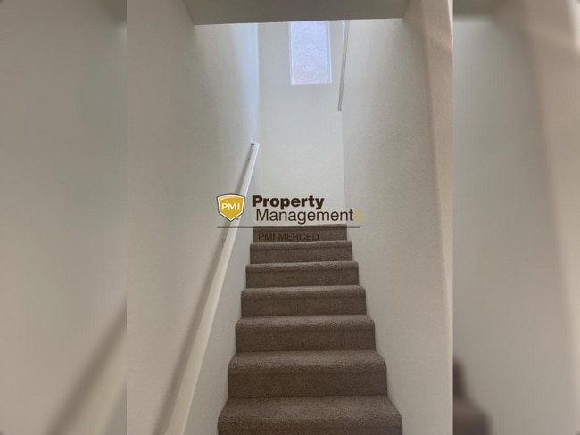 Photo - "Charming 3-Bed Haven with Granite Elegance in Merced!"