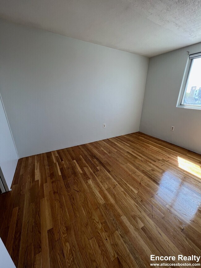 Photo - 385 Dorchester St Unit C8