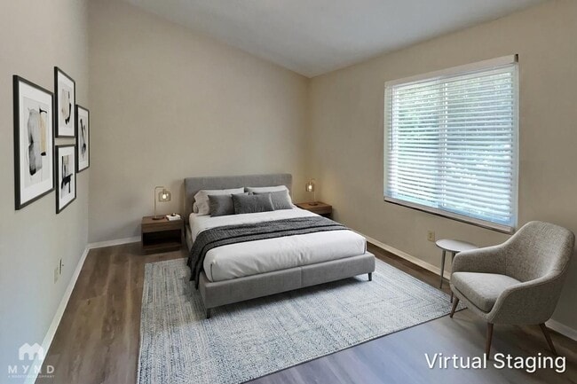 Photo - 2139 Victoria Pl