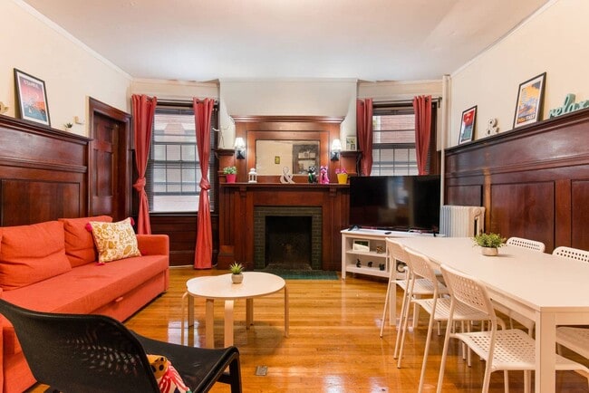 Photo - 1249 Beacon St