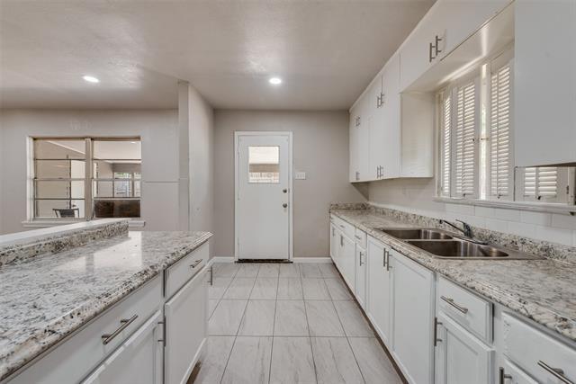 Photo - 6748 Hialeah Dr