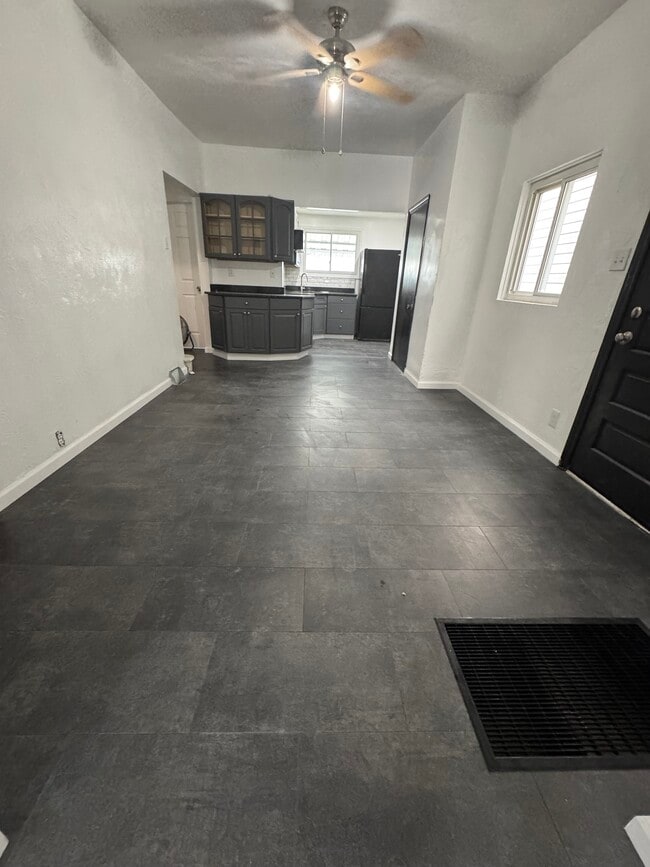 Building Photo - 302 Prospect St Unit 302 prospect