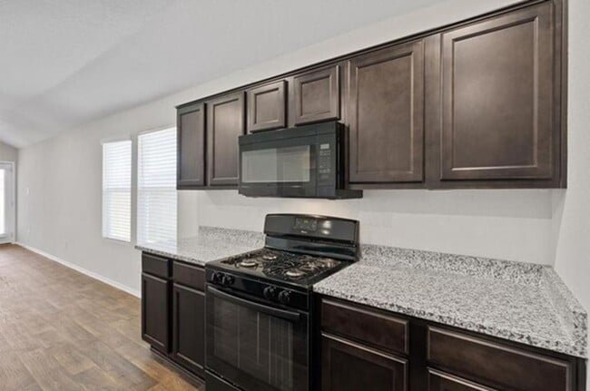 Photo - 4 Bed 2 Bath Home in Cottonwood Creek!