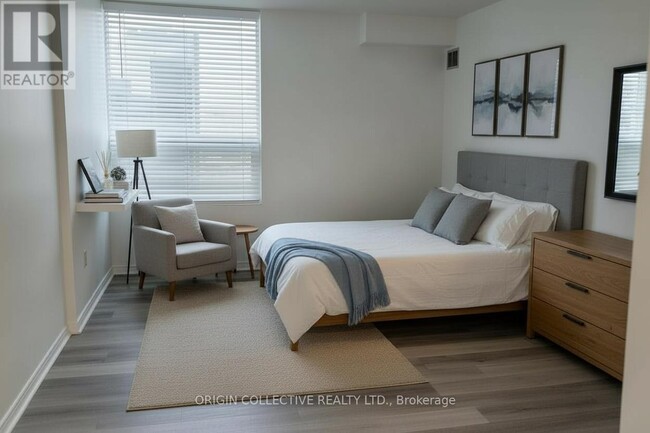 Photo - 389 Dundas St