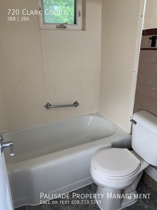 Photo - 720 Clark Ct