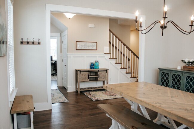 Photo - 393 Oak Park St