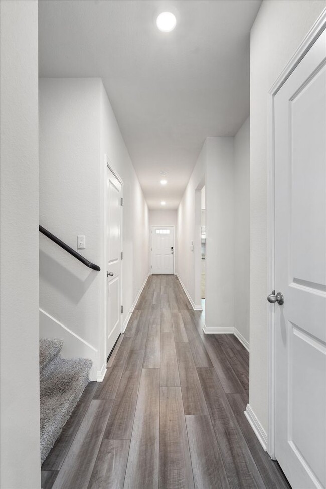 Photo - Huge 5-Bedroom Home for Lease in South Austin