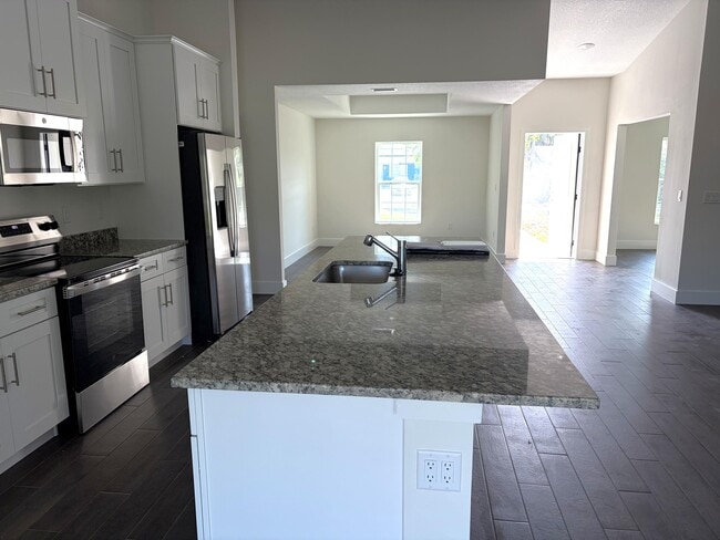 Photo - 3901 N 147 Ave