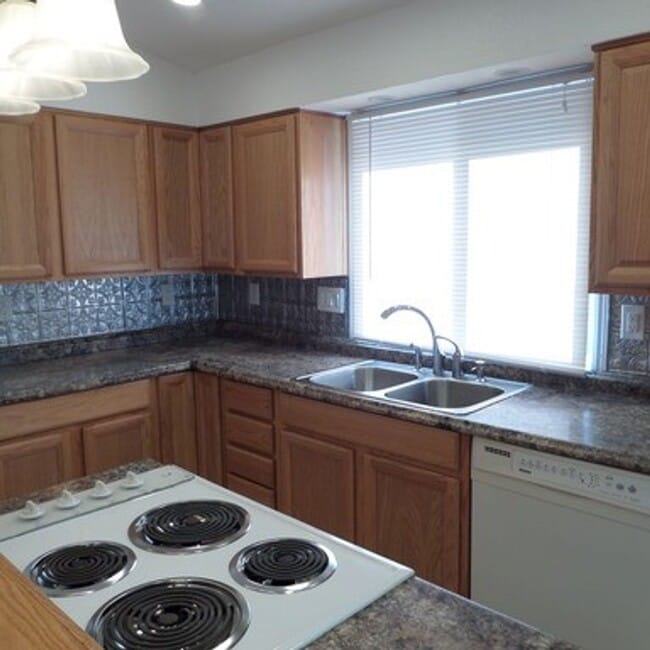 Photo - Super Cute & Charming 2-Bedroom Des Moines Home With Giant Fenced Yard!!