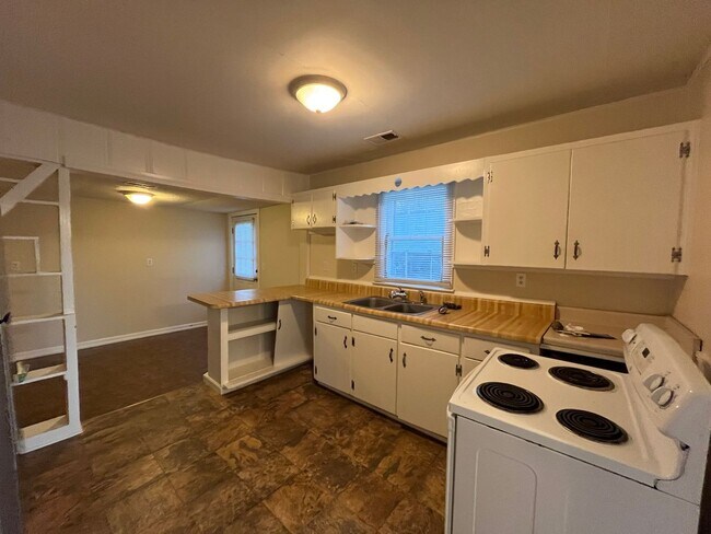 Photo - 1 Bedroom/ 1 Bathroom Duplex plus office, ...