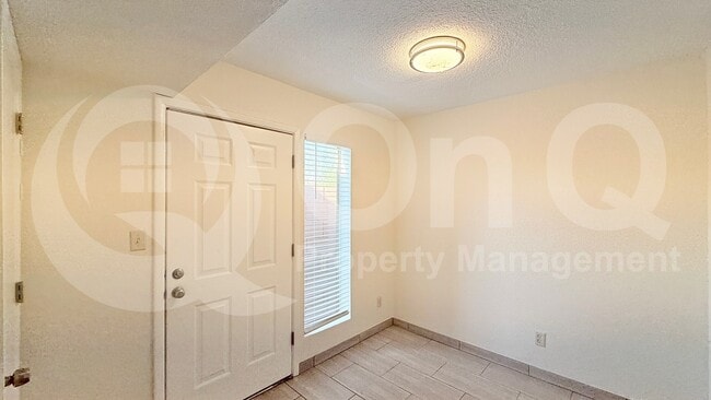 Photo - 1712 E Pepper Cir
