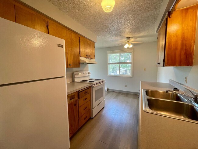 Photo - 1831 E Marshall Ave Unidad 04