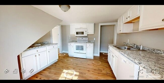 Building Photo - 268 Locust St Unit 3