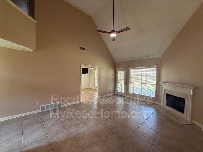 3066 Shadow Green Ln