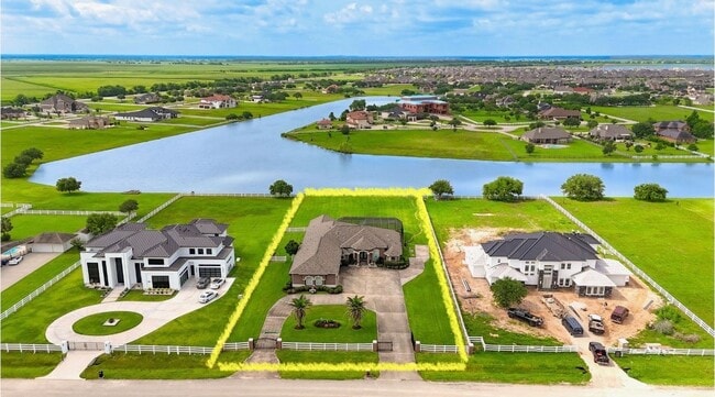 Photo - 5942 Sagamore Bay Ln