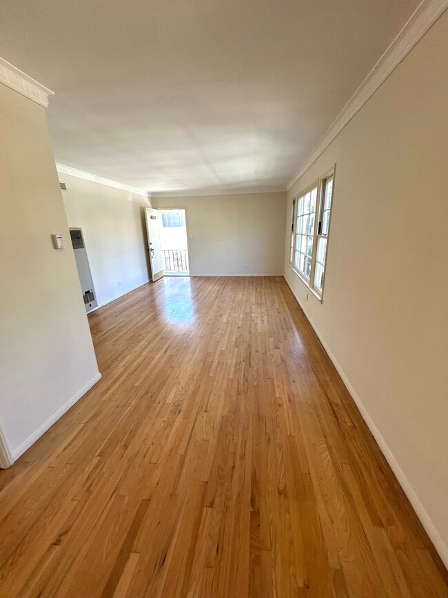 Photo - 10630 Holman Ave