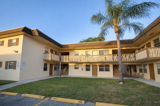 3721 SW 59 Terr Davie, FL 33314