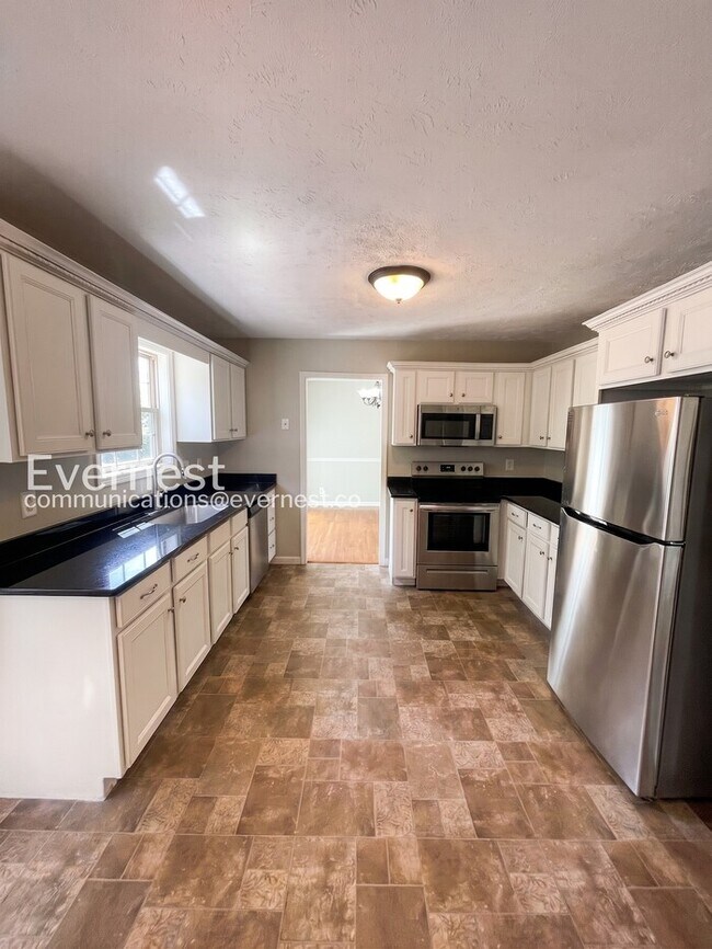 Photo - 1504 Apache Way